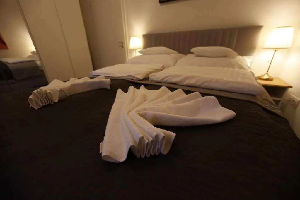 Budapest Flamingo Central Home Stay - Balcony, Ac, Downtown Apartmán