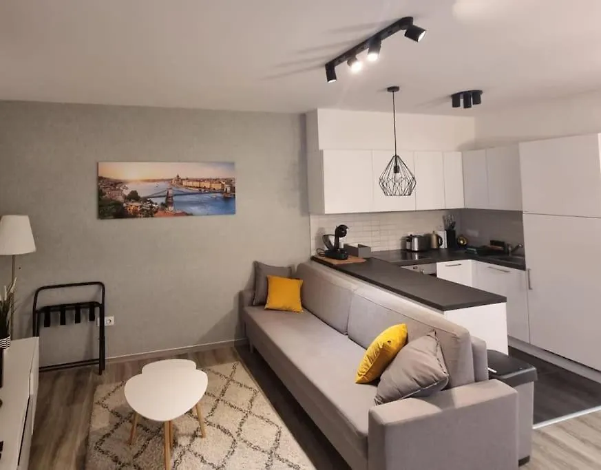 Budapest Flamingo Central Home Stay - Balcony, Ac, Downtown Apartment